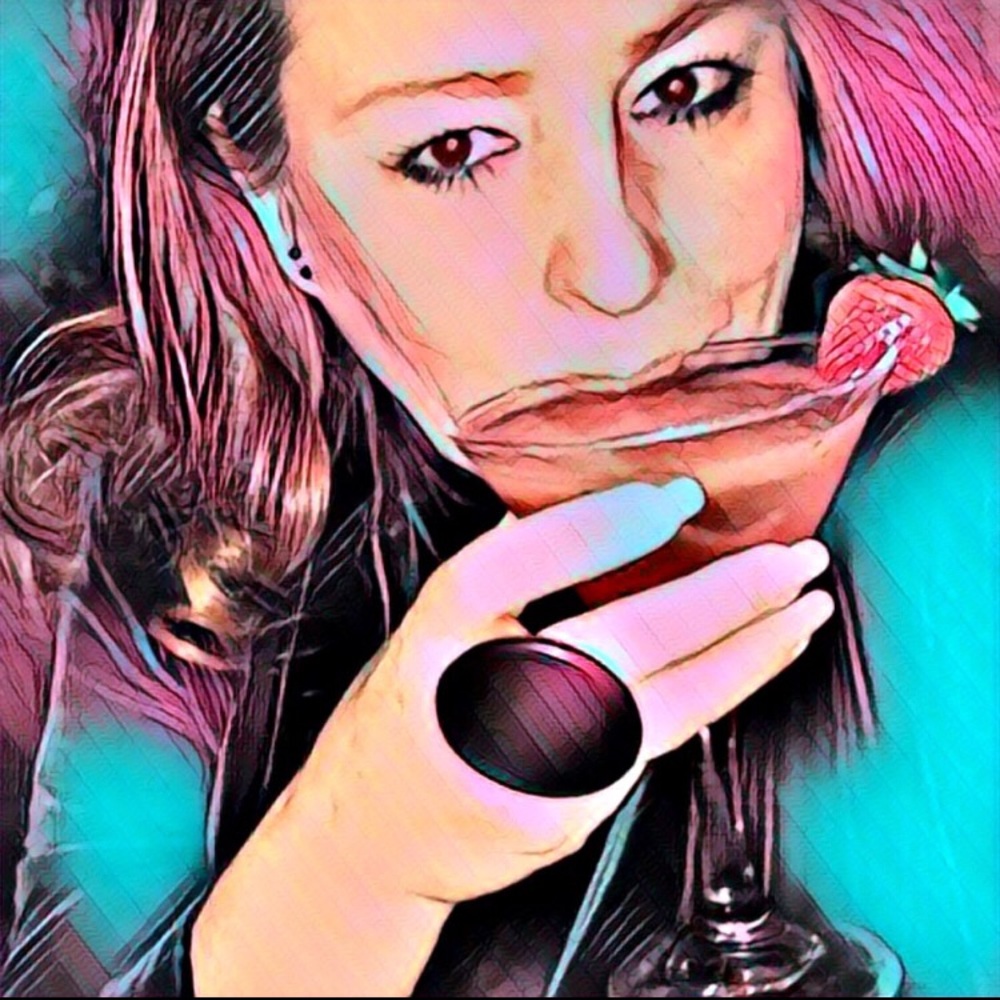 Meet your Posher, Monique